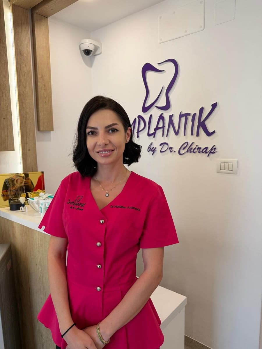 Dr. Ioana Mădălina Andriescu — dentist, Implantik Iași